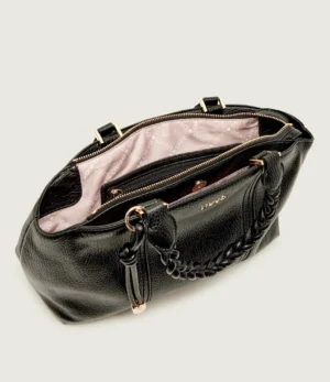 vr-lc255w00011522200os-10249-trim-1727-0.jpg